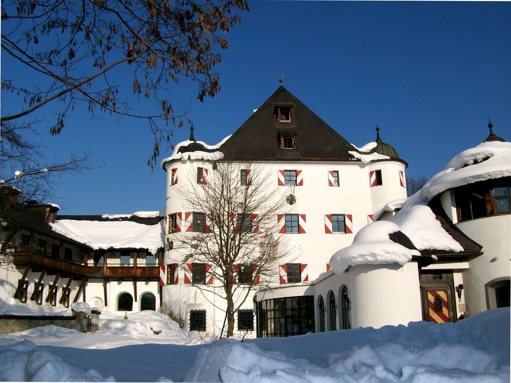 Family Hotel Schloss Rosenegg Fieberbrunn Eksteriør billede